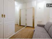 Se alquila habitación en piso compartido de 9...