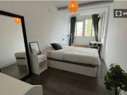 Se alquila habitación en piso compartido de 9...