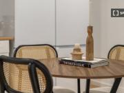 Se alquila habitación en piso compartido de 9...