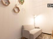 Se alquila habitación en piso compartido de 9...