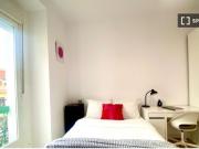 Se alquila habitación en piso compartido de 9...