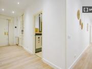 Se alquila habitación en piso compartido de 9...