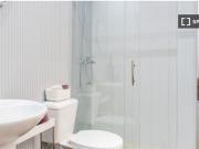 Se alquila habitación en piso compartido de 9...