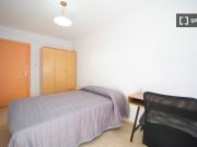 Se alquila habitación en piso compartido en Granada