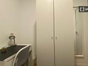 Habitación en piso compartido de 4 habitaciones en...
