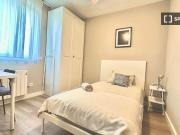 Se alquila habitación en piso compartido en Palomeras Bajas
