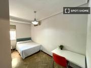 Se alquila habitación en piso compartido en Prado Parque...