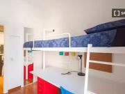 Se alquila habitación en piso de 10 dormitorios en...