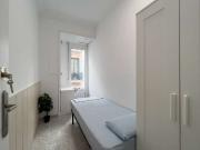 Se alquila habitación en piso de 12 habitaciones en... Se alquila habitación en piso de 12 habitaciones en...