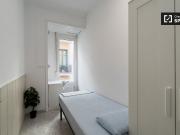 Se alquila habitación en piso de 12 habitaciones en...