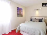 Se alquila habitación en piso de 12 habitaciones en...