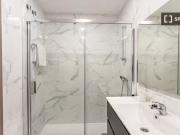 Se alquila habitación en piso de 18 habitaciones en Madrid