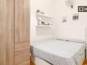 Se alquila habitación en piso de 19 habitaciones en...