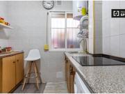 Se alquila habitación en piso de 2 dormitorios en...