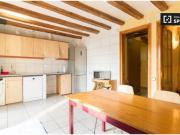 Se alquila habitación en piso de 2 habitaciones en...