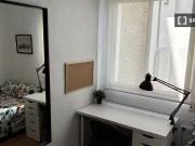 Se alquila habitación en piso de 2 habitaciones en...