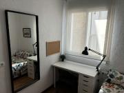 Se alquila habitación en piso de 2 habitaciones en...