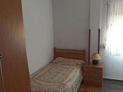 Se alquila habitación en piso de 3 dormitorios en...