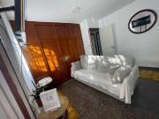 Se alquila habitación en piso de 3 dormitorios en...