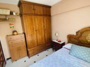 Se alquila habitación en piso de 3 dormitorios en...