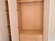 Se alquila habitación en piso de 3 dormitorios en...