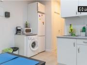 Se alquila habitación en piso de 3 dormitorios en Chamberí
