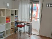 Se alquila habitación en piso de 3 dormitorios en valencia