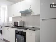 Se alquila habitación en piso de 3 habitaciones en Alcorcón