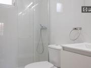 Se alquila habitación en piso de 3 habitaciones en Alcorcón