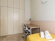 Se alquila habitación en piso de 3 habitaciones en Barcelona