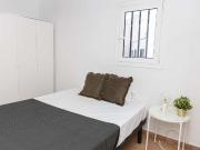 Se alquila habitación en piso de 3 habitaciones en Barcelona