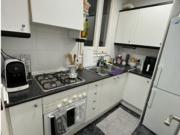 Se alquila habitación en piso de 3 habitaciones en Barcelona