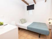 Se alquila habitación en piso de 3 habitaciones en Barcelona