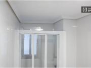 Se alquila habitación en piso de 3 habitaciones en...
