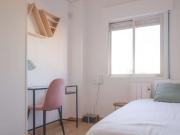 Se alquila habitación en piso de 3 habitaciones en...