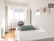 Se alquila habitación en piso de 3 habitaciones en Madrid