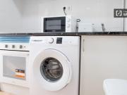 Se alquila habitación en piso de 3 habitaciones en San Blas