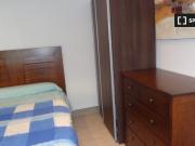 Se alquila habitación en piso de 3 habitaciones en Santander