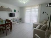 Se alquila habitación en piso de 3 habitaciones en Santander