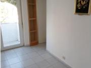 Se alquila habitación en piso de 3 habitaciones en...