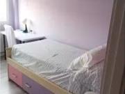 Se alquila habitación en piso de 3 habitaciones en...