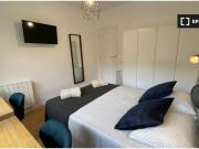 Se alquila habitación en piso de 3 habitaciones en...