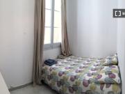 Se alquila habitación en piso de 4 dormitorios en Barcelona