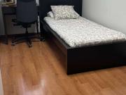 Se alquila habitación en piso de 4 dormitorios en Barcelona