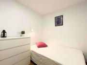 Se alquila habitación en piso de 4 dormitorios en Barcelona