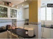 Se alquila habitación en piso de 4 dormitorios en Barcelona Se alquila habitación en piso de 4 dormitorios en Barcelona