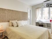 Se alquila habitación en piso de 4 dormitorios en Barcelona