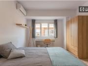 Se alquila habitación en piso de 4 dormitorios en Burjassot