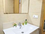 Se alquila habitación en piso de 4 dormitorios en...
