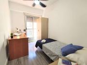 Se alquila habitación en piso de 4 dormitorios en...